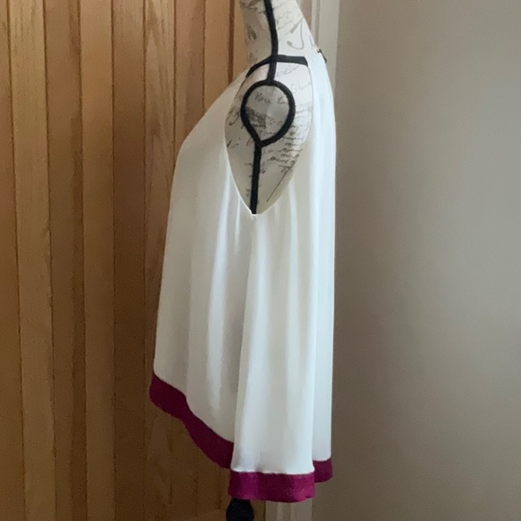 Elizabeth and James, lined flowing white silk halter neck, sleeveless top. L - Picture 4 of 13